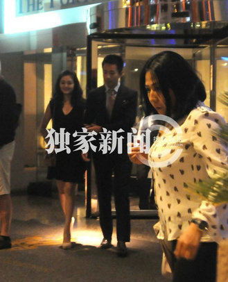 大S汪小菲情侶裝“飛躍”長城 曝婚后恩愛細節(組圖)