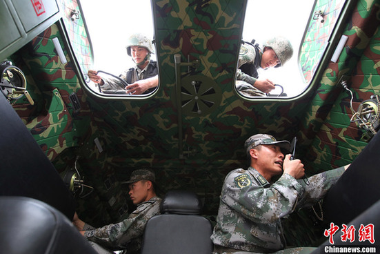 濟南軍區(qū)集團軍進行戰(zhàn)備訓(xùn)練