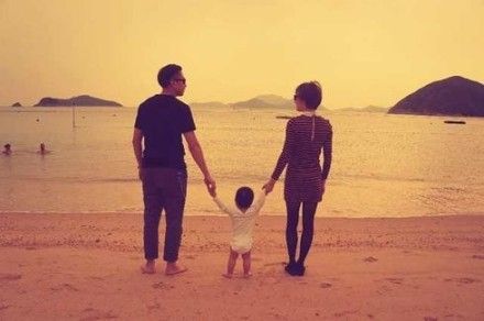 孫儷慶愛子周歲曬全家搞怪合影 網友：像蠟筆小新(圖)