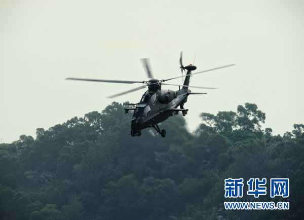 中國精銳戰機集體亮相