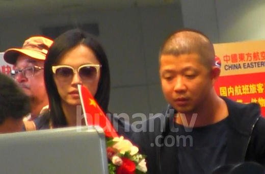 姚晨曹郁婚期臨近甜蜜現身 疑同出游預支蜜月