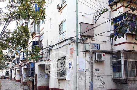 郭晶晶祖屋被拆祖墳荒蕪 曾低調返鄉祭祖立碑(組圖)
