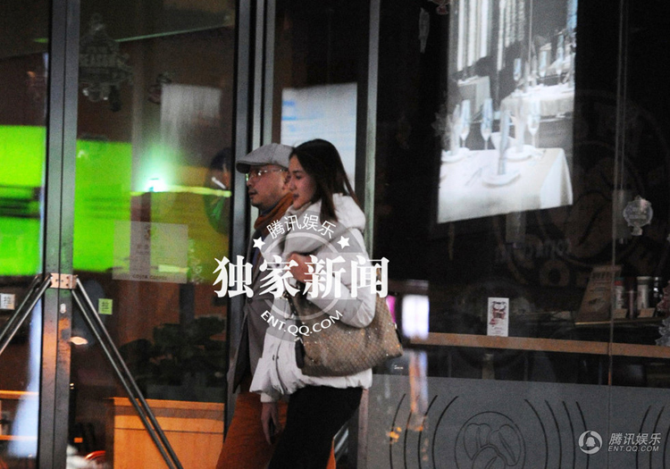 徐崢幽會(huì)神秘女