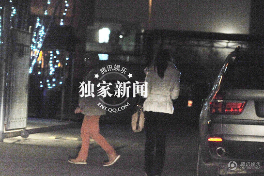 徐崢幽會(huì)神秘女