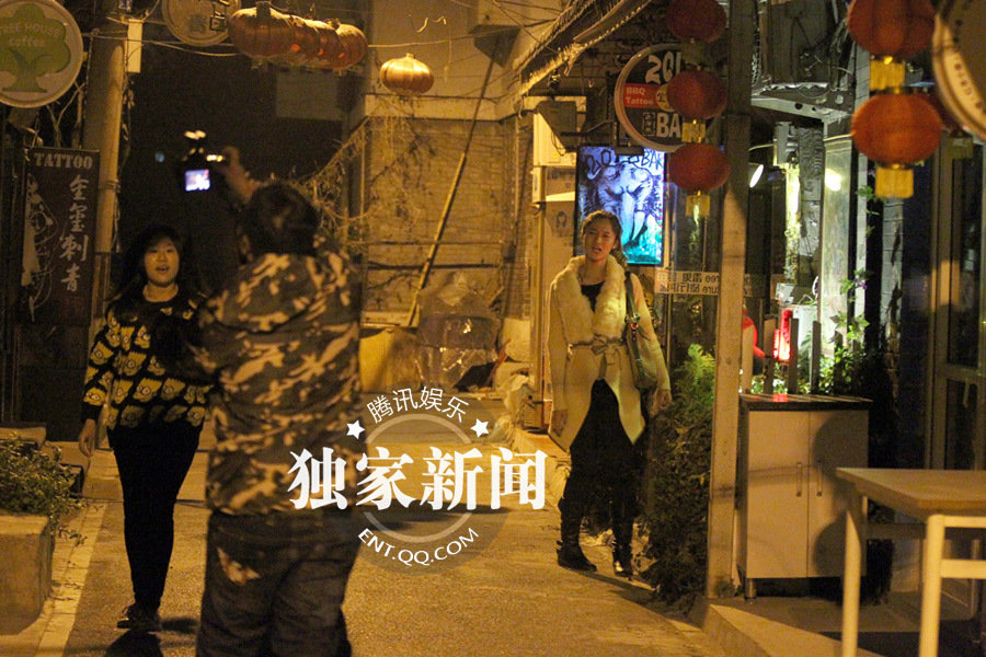 徐崢“出軌”白衣女是陶虹學妹 王熙然暴怒否認是小三三