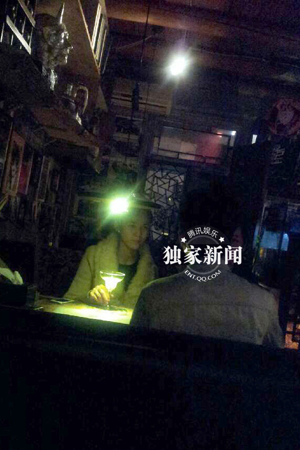 徐崢“出軌”白衣女是陶虹學妹 王熙然暴怒否認是小三三
