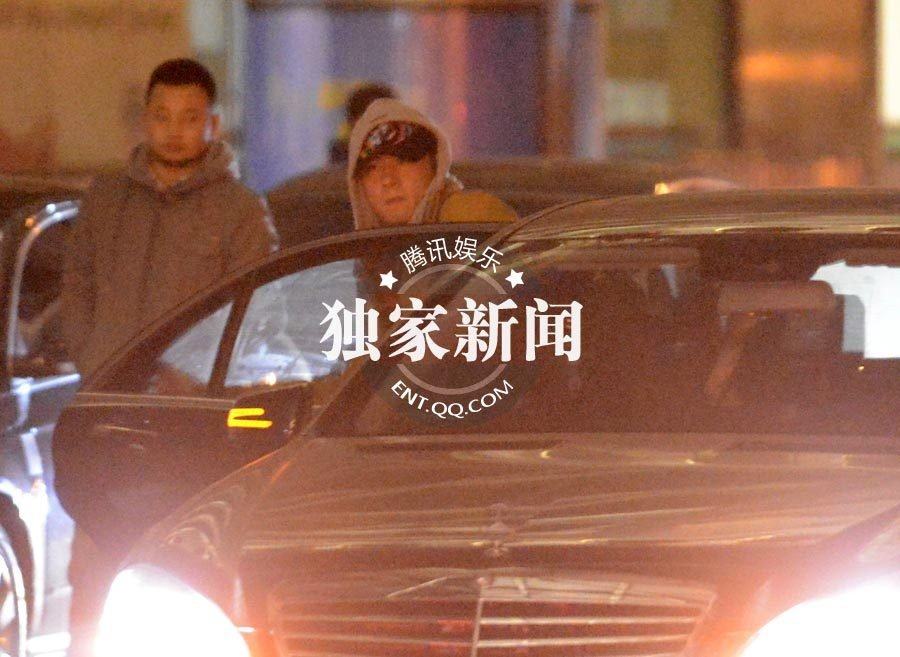 任重回京女友曝光似張儷百萬豪車接機(jī) 直奔父母家已然成“熟人”