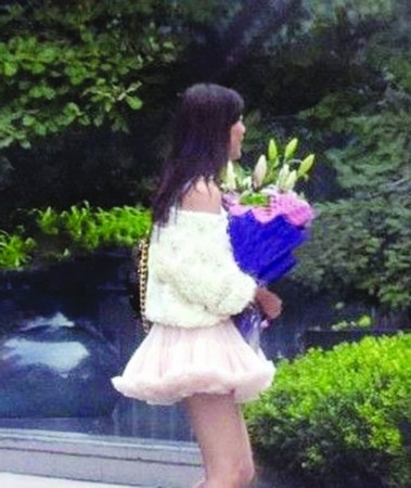 王學兵蜜戀張芊芊 小15歲新歡露肩同住曝光私照
