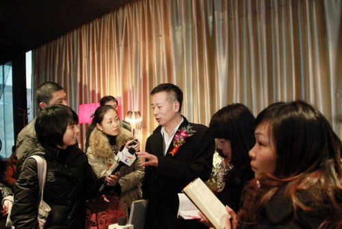 舒高與藝術家米丘結婚 結束13年愛情長跑