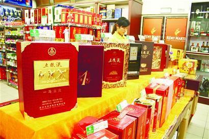 青島市場白酒大戰 商務飯局多數喝白酒高端酒受寵