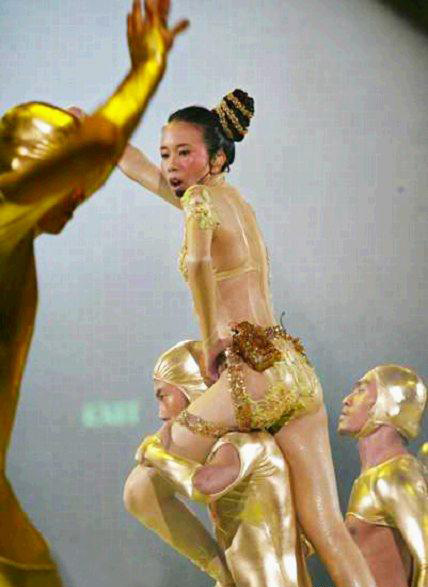 明星演唱會上各種內涵圖 雷死了