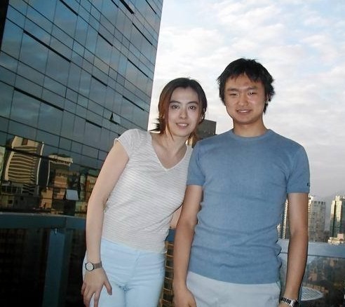 網友曬王祖賢合影 素顏賣萌清秀迷人