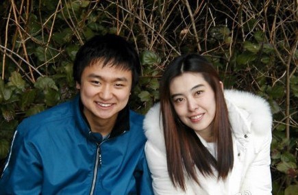 網友曬王祖賢合影 素顏賣萌清秀迷人