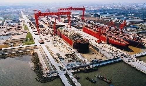 資料圖：外媒稱中國已造四艘航母龍骨，此為中國某造船廠。