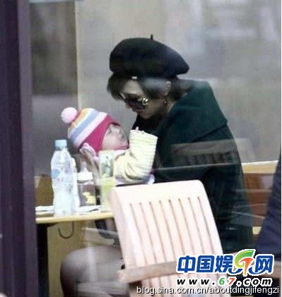 盤點當眾哺乳秀母愛的女星