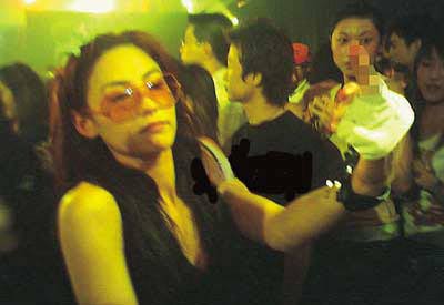 張杰文章豎中指不雅照曝光 文章當街調戲馬伊琍