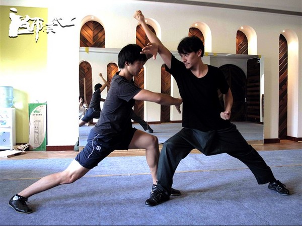 梁朝偉、章子怡、張震“拜師學藝”苦練功 《一代宗師》四大拳派戰(zhàn)江湖