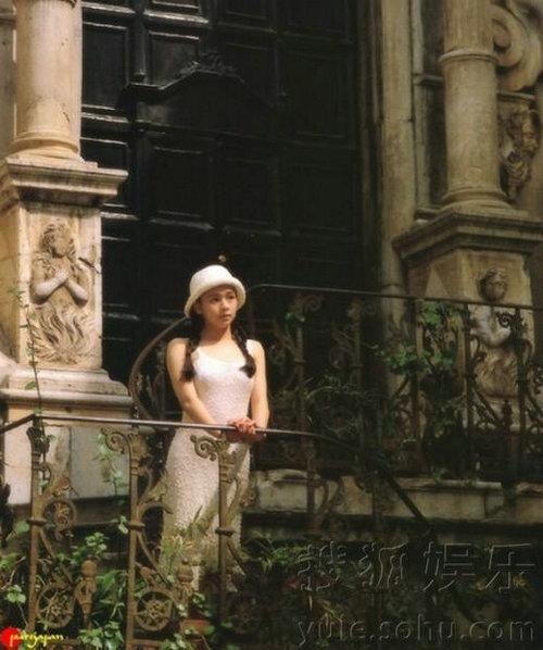 徐若瑄第一本性感寫真集 15歲時的女神身材姣好