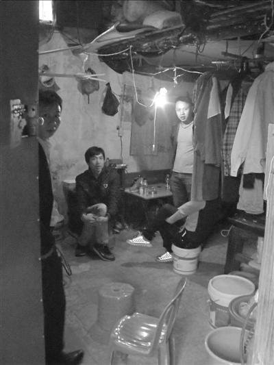 案發前劉雙云曾借住在朋友鄧元發的出租屋里。