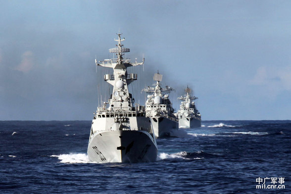 海軍東海艦隊驅護艦編隊航行