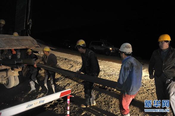 （突發事件）（1）蘭州一在建隧道發生塌方5人被埋