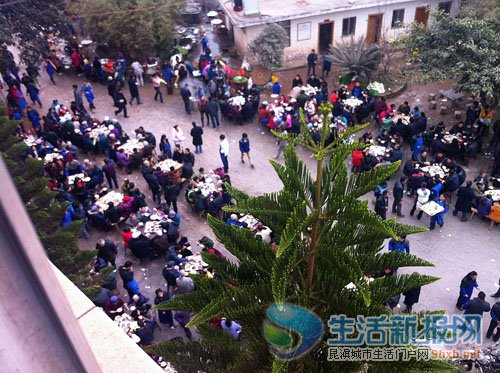 云南貧困縣官員葬父大宴賓客5天 或收禮金數十萬