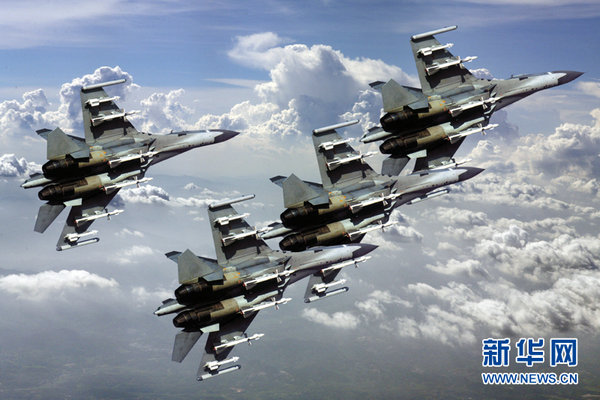 資料圖：中國空軍雄鷹翱翔藍天。