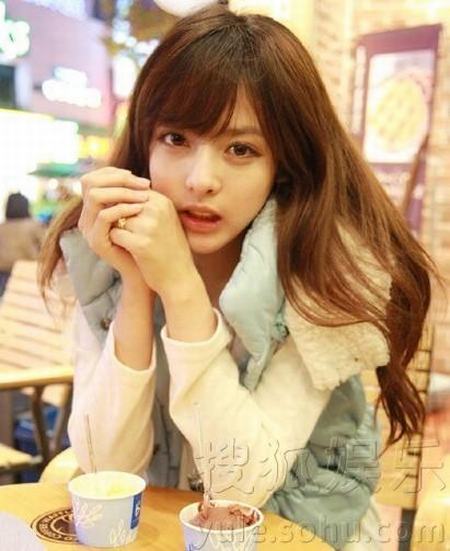 霍啟剛“海戰門”90后超模吳婷私照曝光 曾擔任文化大使