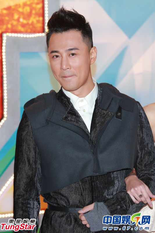 第45屆TVB臺慶紅毯群星璀璨 米雪中國風秀香肩完勝眾露背女星