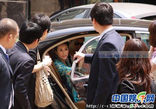 李若彤消瘦變臉表情僵硬 小龍女顯老態粉絲唏噓(圖)