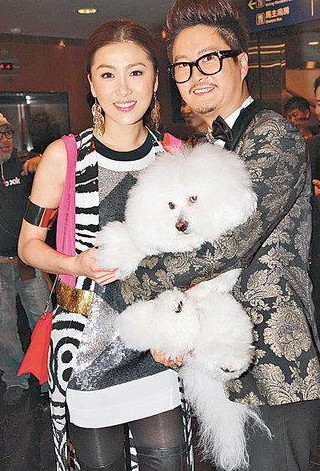 周麗淇（左）、設計師何國鉦。