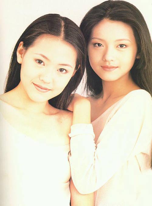 大S曬14歲時姐妹合影 背書包青澀姐妹清純