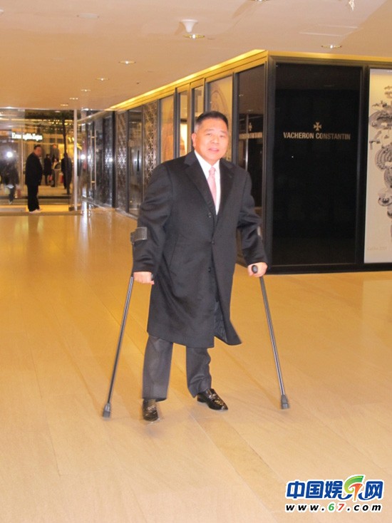 黎姿產后瘦身光彩照人 胞弟黎嬰攜女友亮相