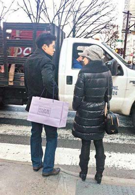 郭晶晶身材發福孕味十足 揭霍家3代豪門愛情