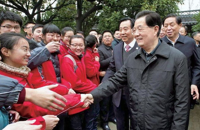胡錦濤闊別34年后回鄉不封路