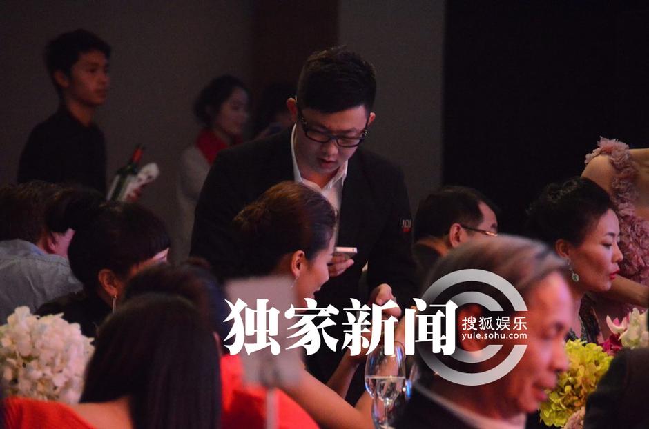 辣媽劉濤性感現身晚宴