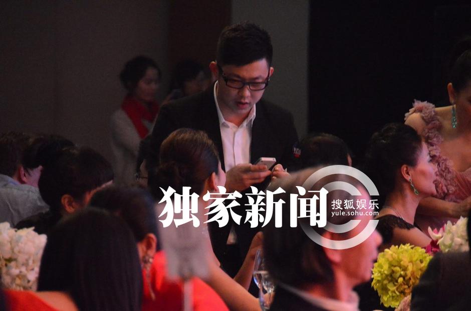 辣媽劉濤性感現身晚宴