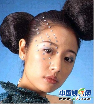揭明星如何褪去鄉村屌絲氣