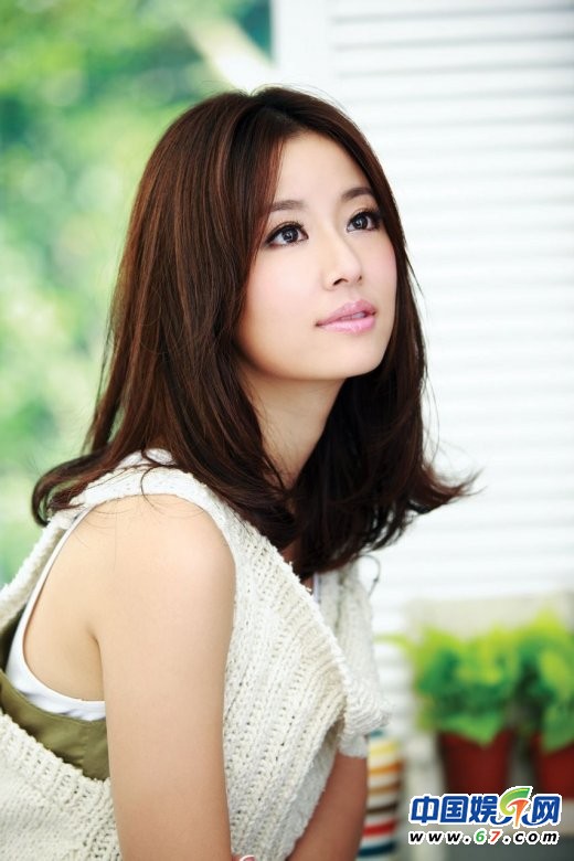 揭明星如何褪去鄉村屌絲氣