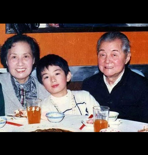 黃奕美國生女兒 入行13年認香港干爹 戀趙薇前男友
