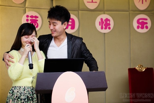 李小璐曬美照秀瘦身成果 看其產后賣萌瞬間 