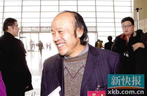 廣東廳官稱只有一套72平米房子遭當面質疑(圖)