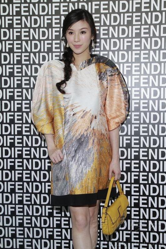 徐濠縈“吸毒門”后首現身面似“僵尸” 何超儀拒談飯局事件