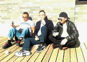 內地五大名導雷人舊照曝光 陳凱歌“晾蛋”張藝謀玩半裸