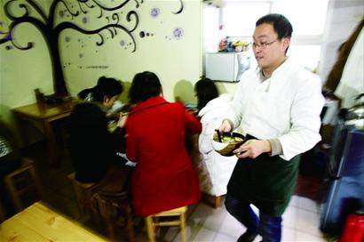 大學畢業后來青創業的劉硯強一步步走上正軌