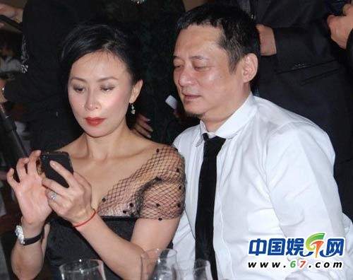揭露艷照女星的后現代生活