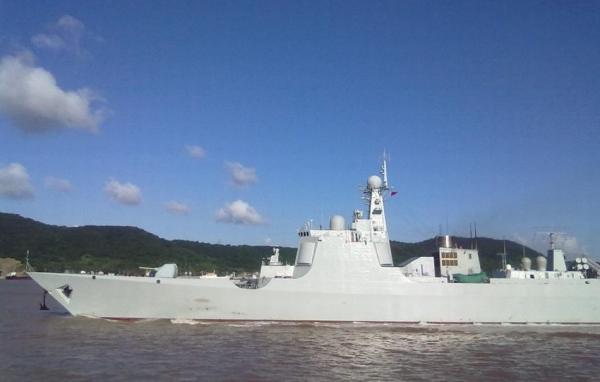 中國新型導(dǎo)彈驅(qū)逐艦長春艦入列東海艦隊