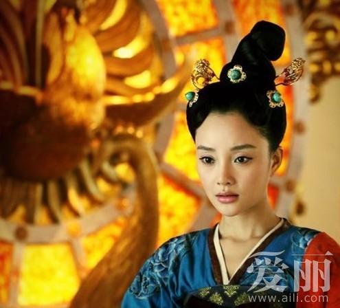 女星唐宮戲中的驚艷造型 養眼
