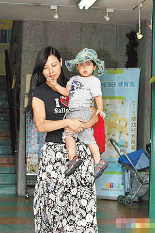 揭秘臺灣藝人的生存實況：被潛、被虐、被賣肉！