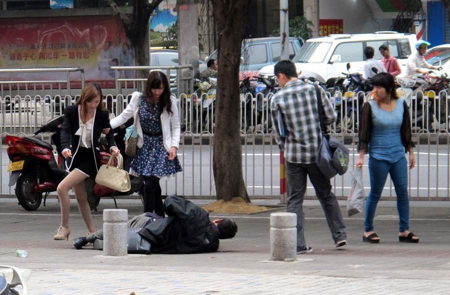 這幫人 為了權錢啥齷齪事兒都干